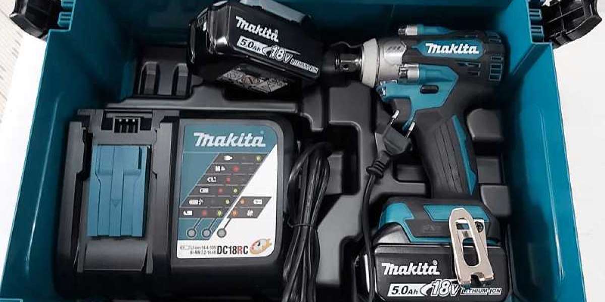 Review máy siết bu lông dùng pin Makita DTW300RTJ 18V chi tiết nhất
