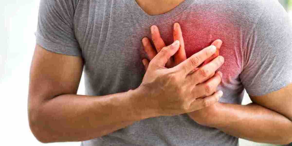 Chest Pain: Symtoms, Causes & All About