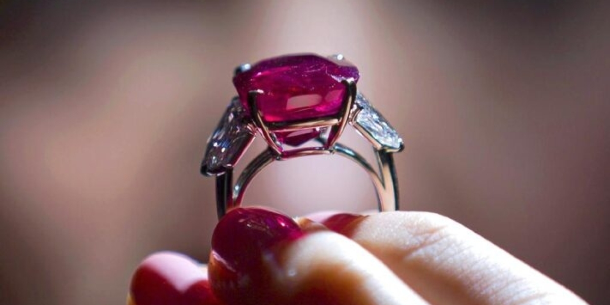 Vẻ đẹp của viên Ruby hồng ngọc đắt nhất thế giới chưa ai biết đến