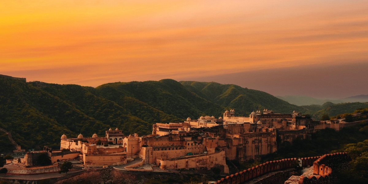 Embark on a Royal Rajasthan Adventure: Unveiling the Charms of our 6 Days Jaipur Udaipur Tour Package with Rajasthanx