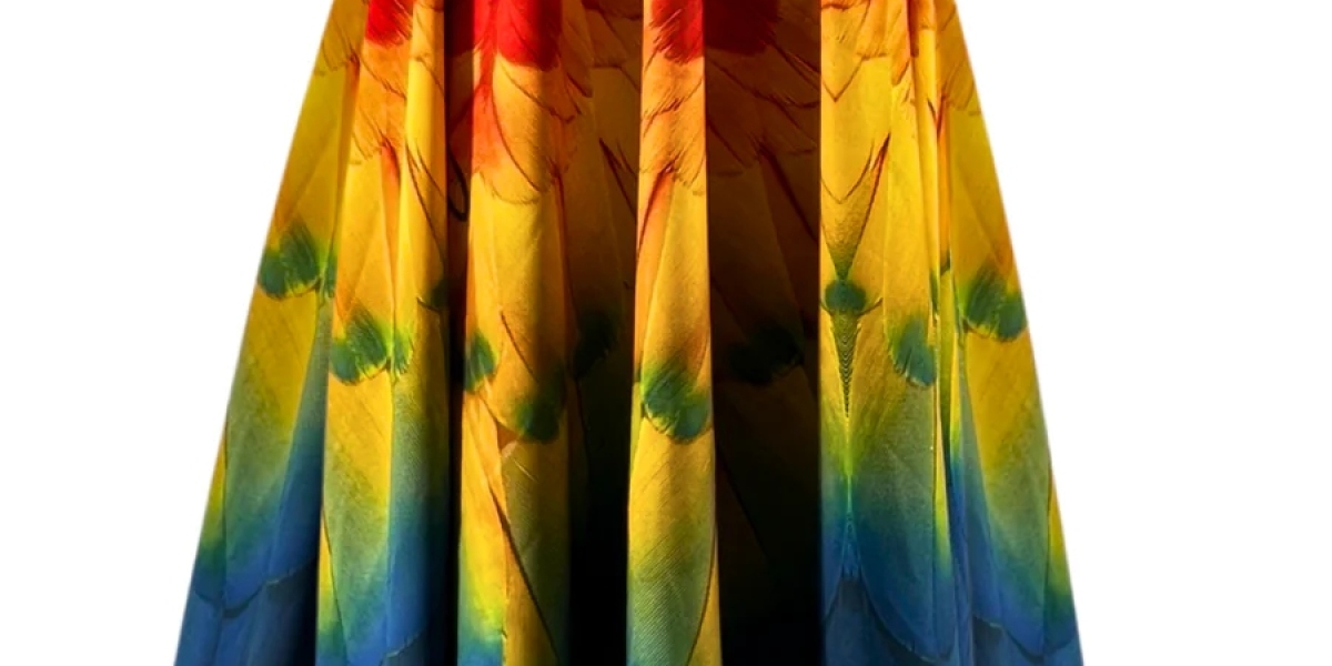 Vibrant Style: Embrace the Parrot Feather Print Skirt Trend