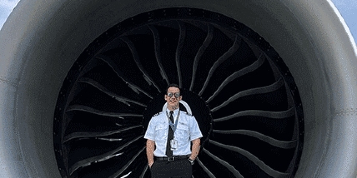 becoming a commercial pilot