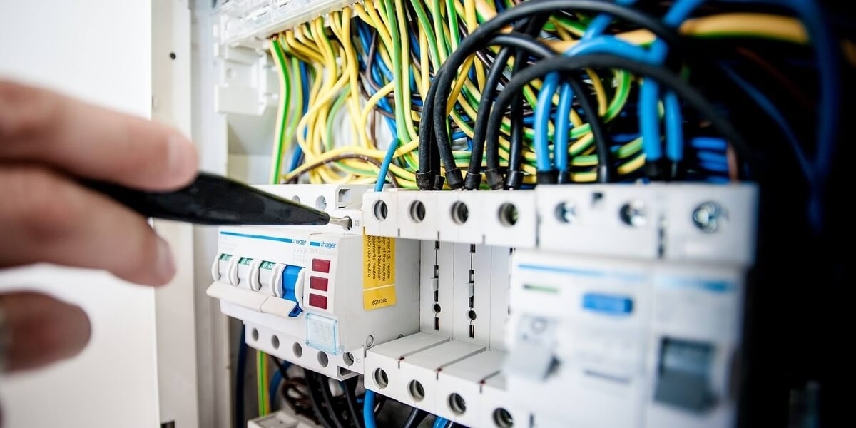 Installation of electrical panels and distribution boxes: reliability and safety in your home
